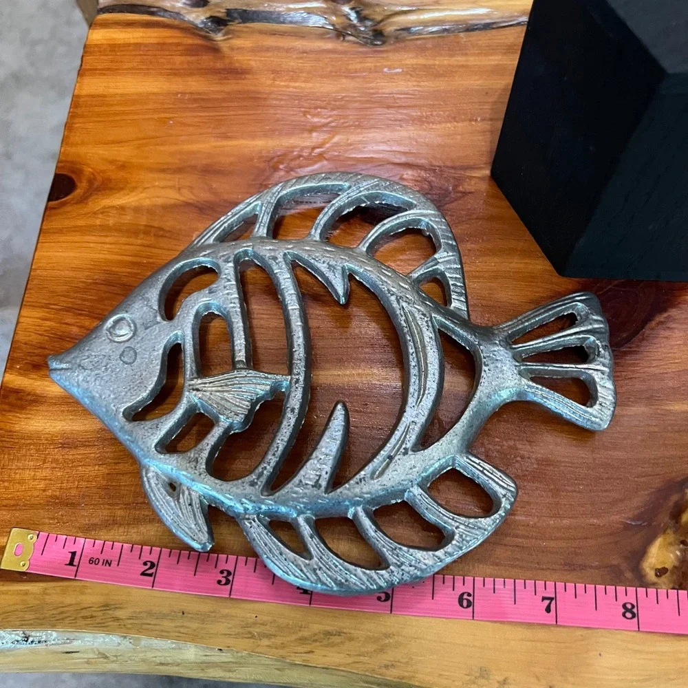 Vintage Cast Aluminum Fish Trivet Coastal Beach House Nautical Hot Plate Silver‎